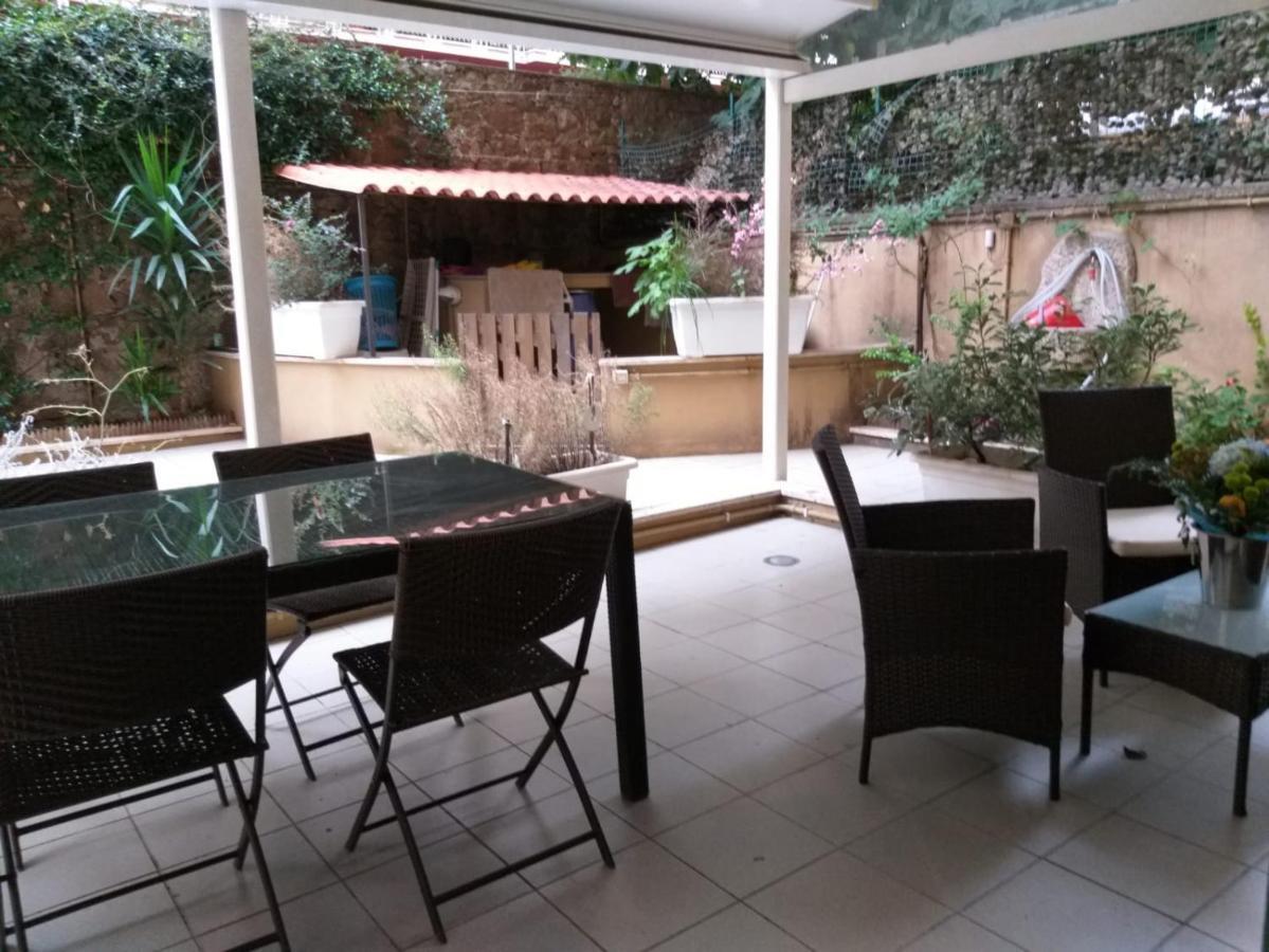 Vacanze Romane con giardino Esterno foto