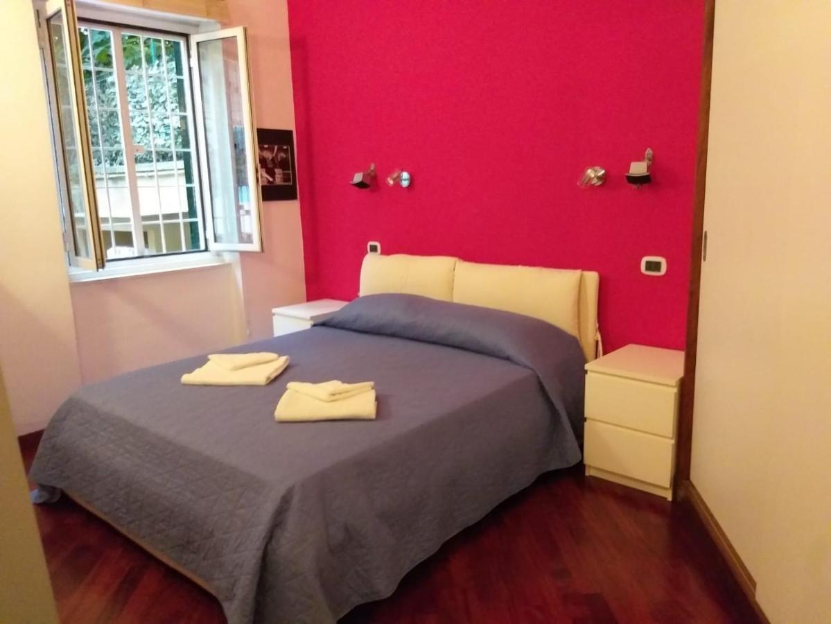 Vacanze Romane con giardino Esterno foto