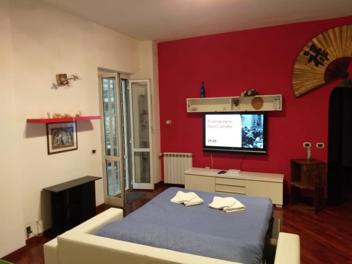 Vacanze Romane con giardino Esterno foto